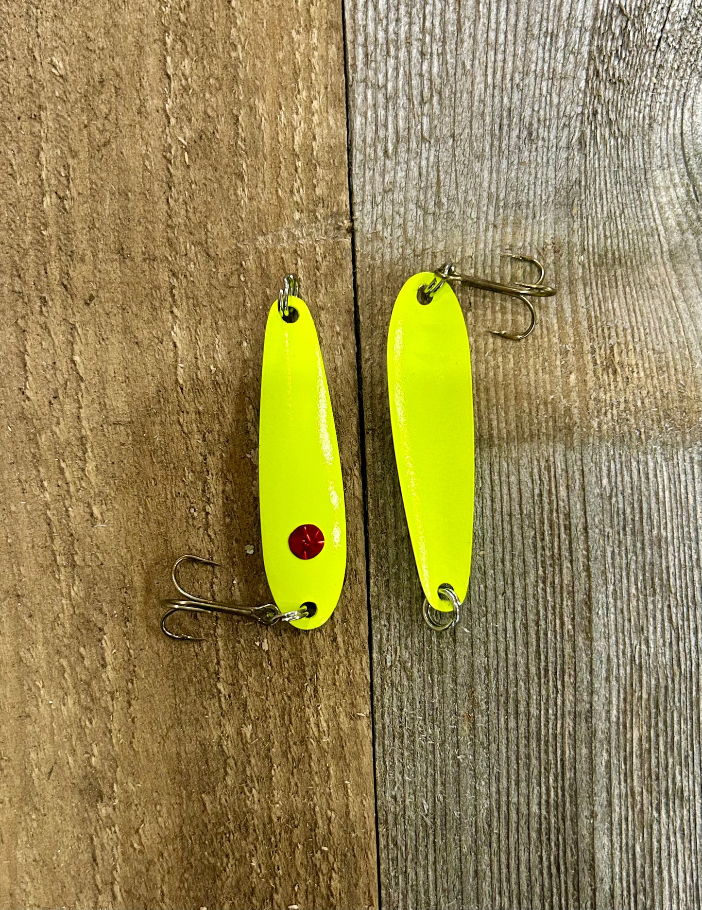 Chartreuse - Red Dot